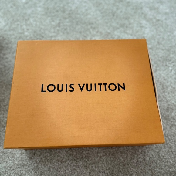 Louis Vuitton men’s sneakers - Picture 7 of 13